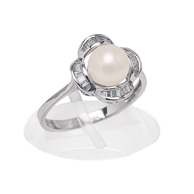 product/thumbnail_img/Betty Amann White Freshwater Pearl Ring.jpg