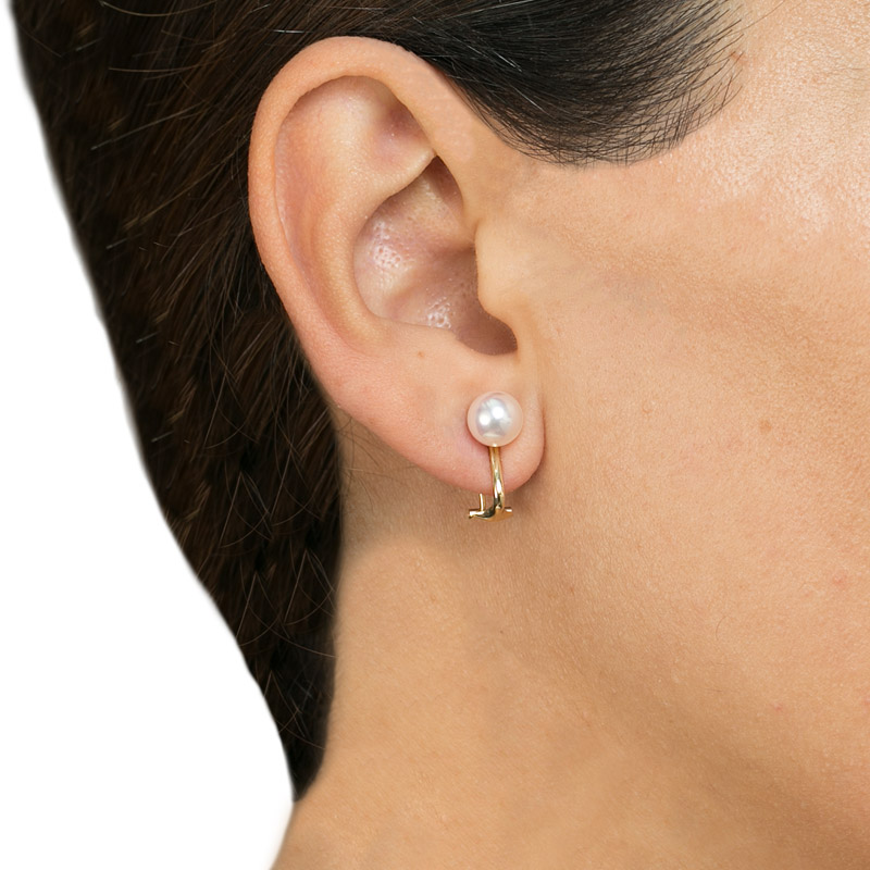 product/thumbnail_img/Blanche Forsythe White Akoya Pearl Omega Clip Earrings.jpg