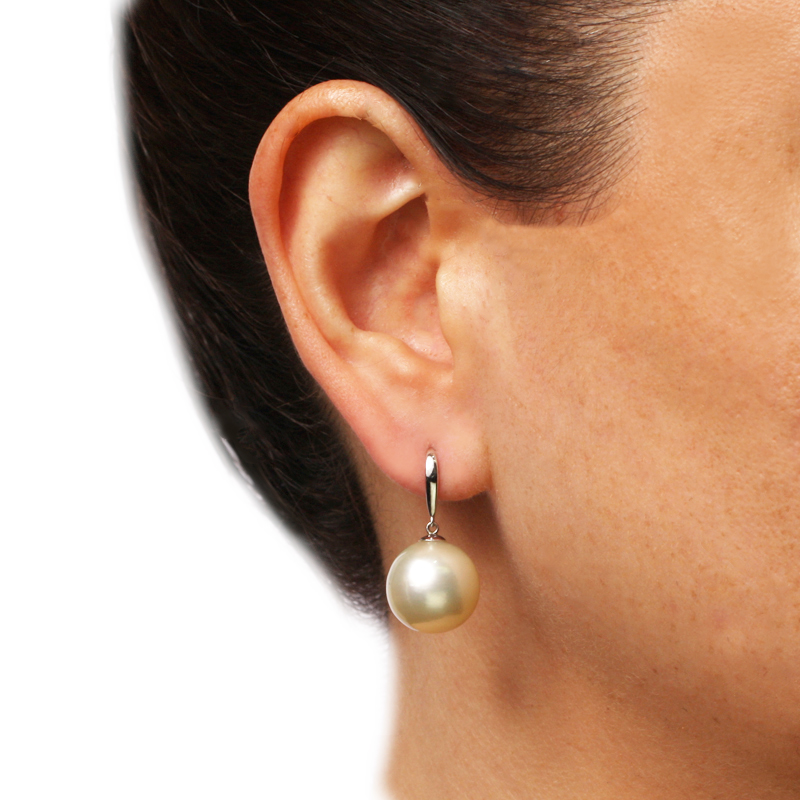 product/thumbnail_img/Dame Gracie Fields Golden South Sea Pearl White Gold Hook Earrings.jpg